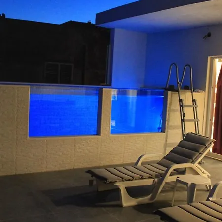 Luxury Maestral - Private Pool شقة سبليت